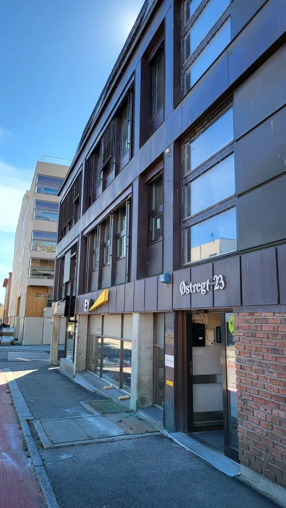 Østregate 23 — fasade og vinduer